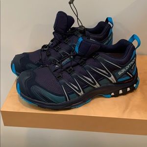 BRAND NEW mens salomone athletic shoes - navy